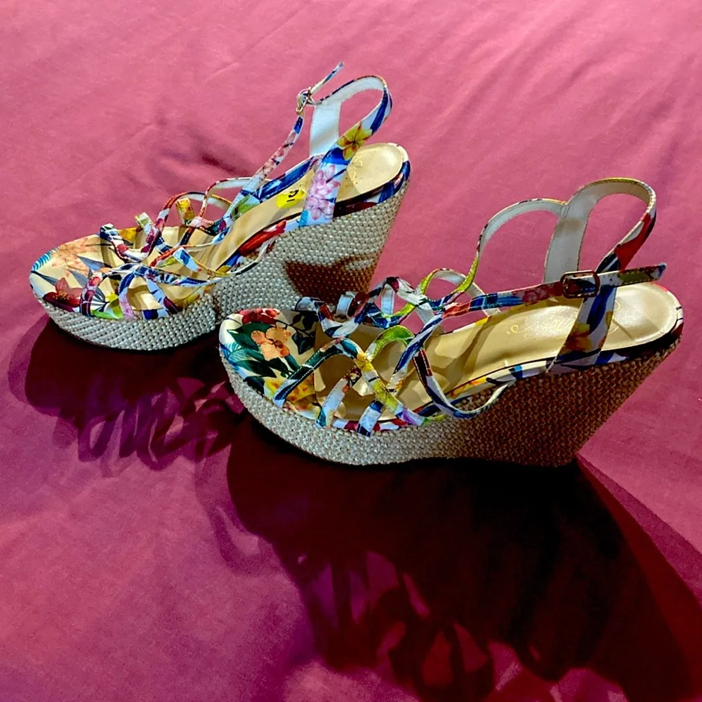Fergie wedges multi colored flower print
